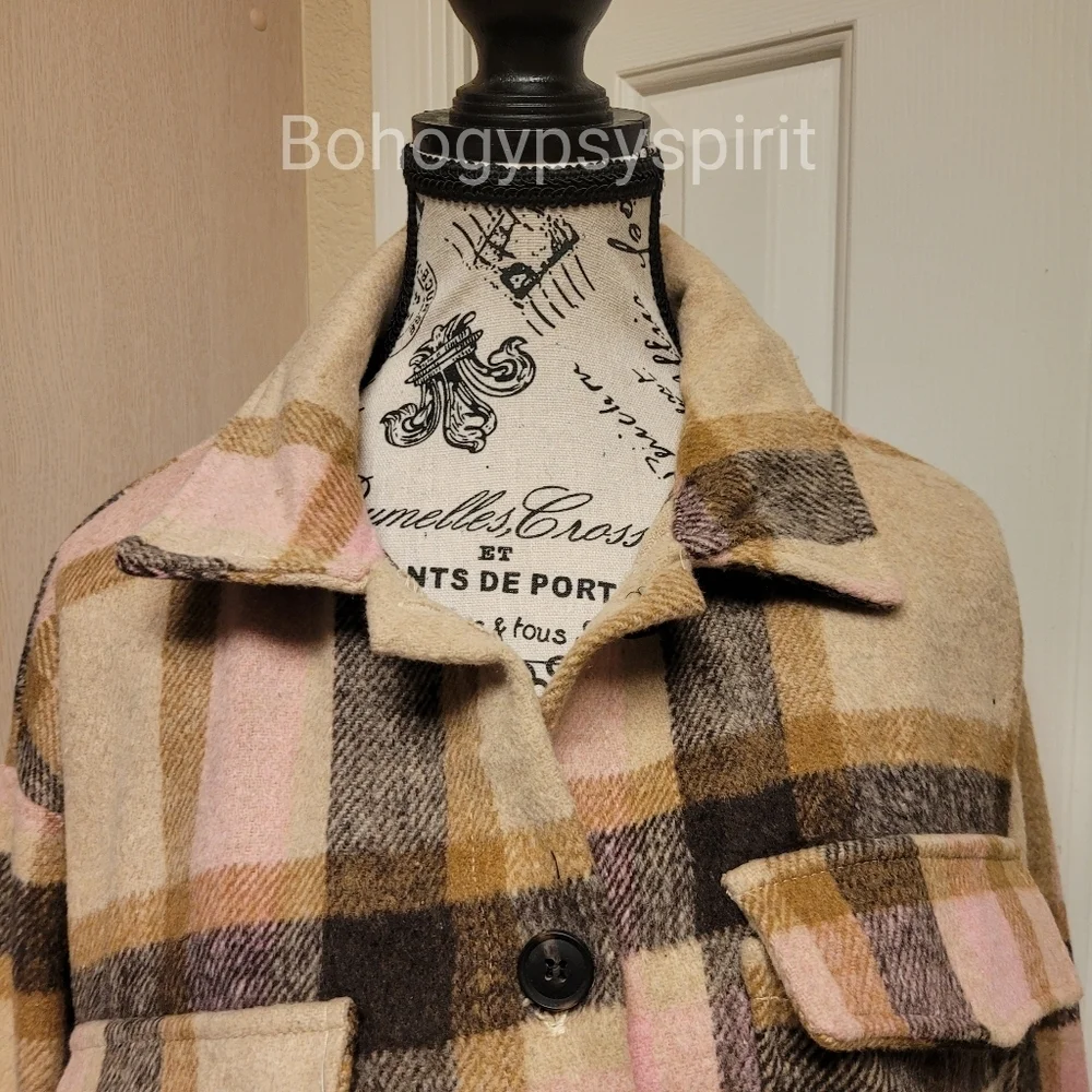$120 Elan Plaid Cropped Flannel Cropped Jacket